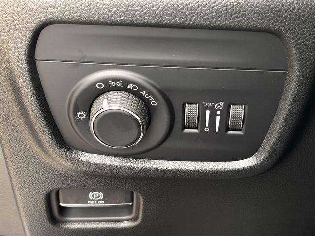 new 2025 Jeep Grand Cherokee car, priced at $39,185