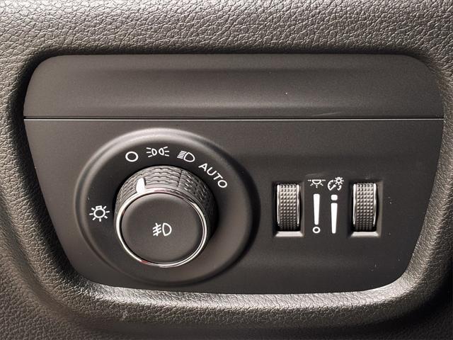 new 2025 Jeep Grand Cherokee car, priced at $40,906