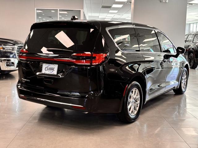 new 2025 Chrysler Pacifica car, priced at $41,452