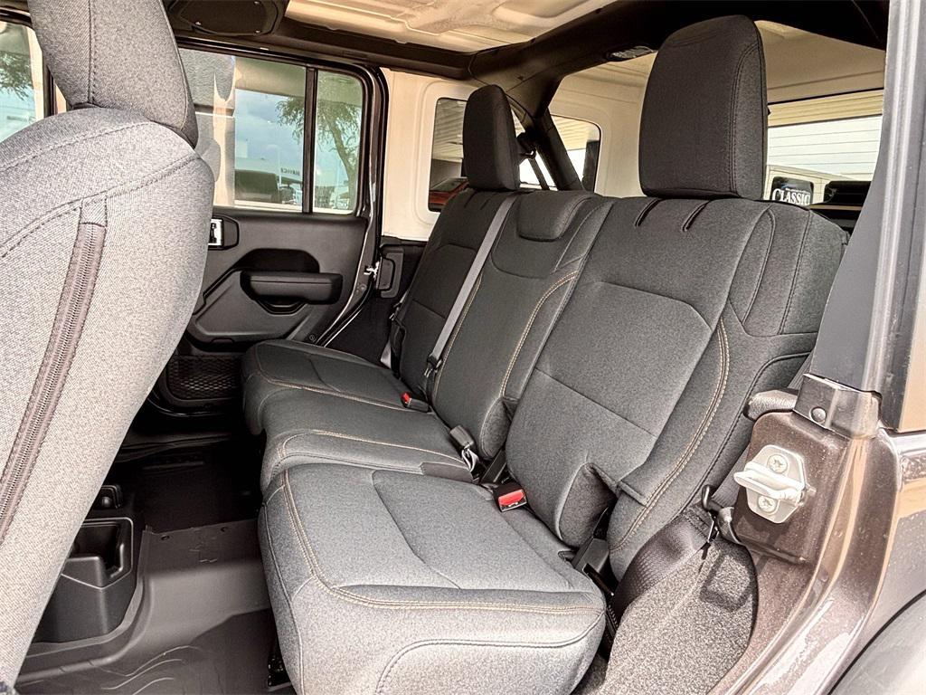 new 2025 Jeep Wrangler car, priced at $51,678
