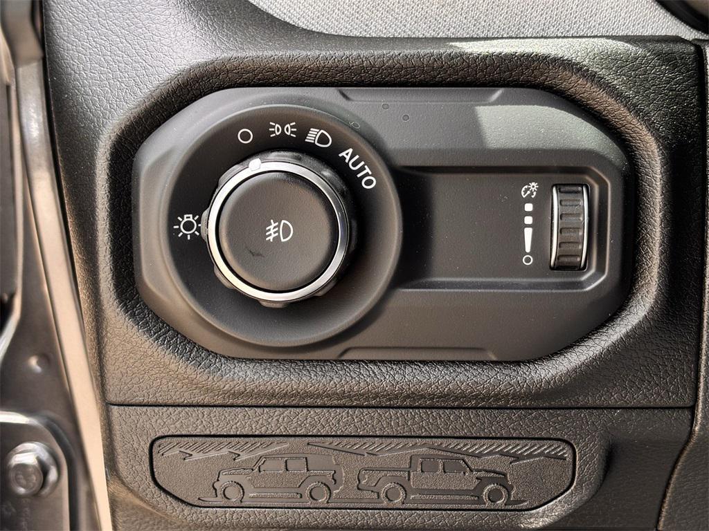 new 2025 Jeep Wrangler car, priced at $51,678
