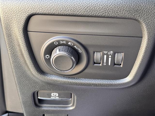 new 2025 Jeep Grand Cherokee L car, priced at $42,130