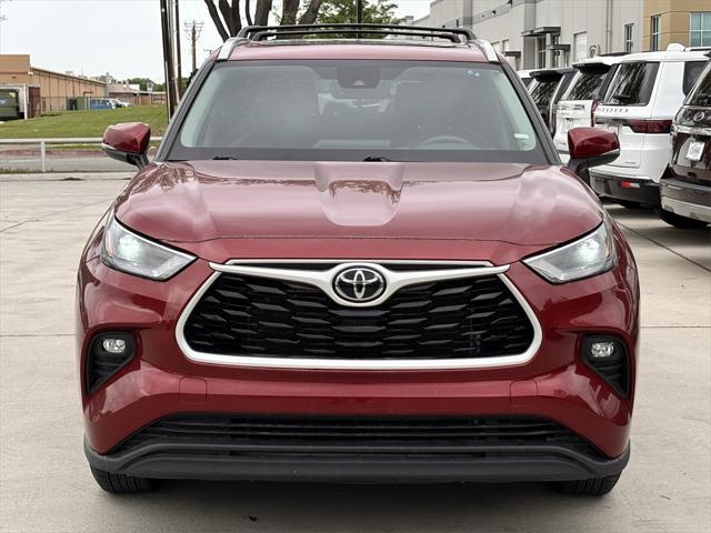 used 2023 Toyota Highlander car, priced at $39,988