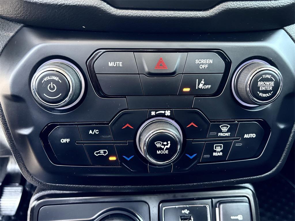 used 2022 Jeep Renegade car, priced at $18,991