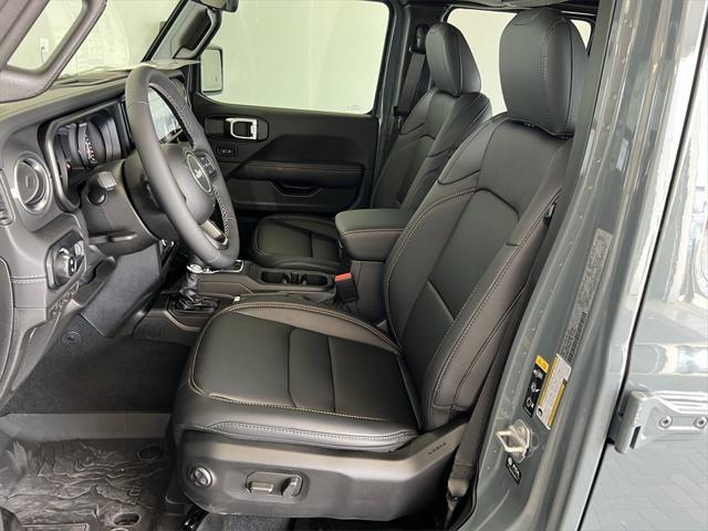 new 2025 Jeep Gladiator car, priced at $45,334