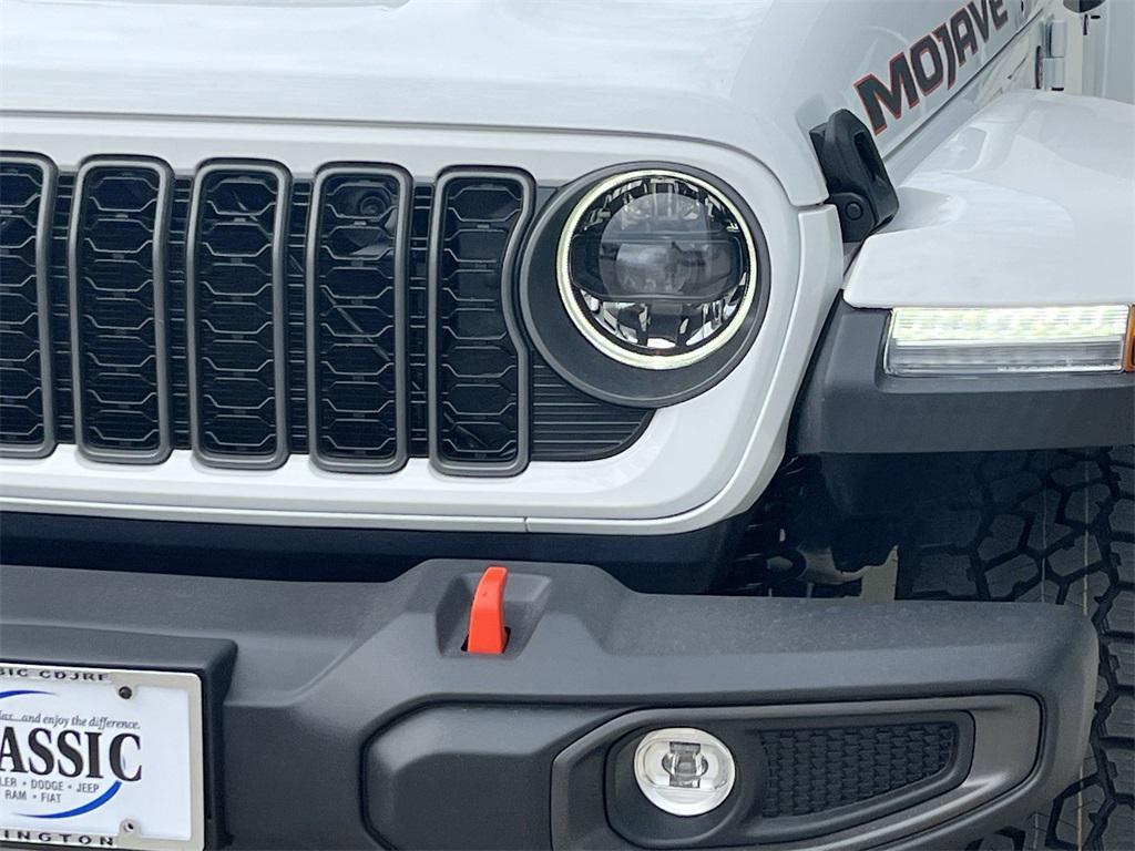 new 2025 Jeep Gladiator car, priced at $51,450