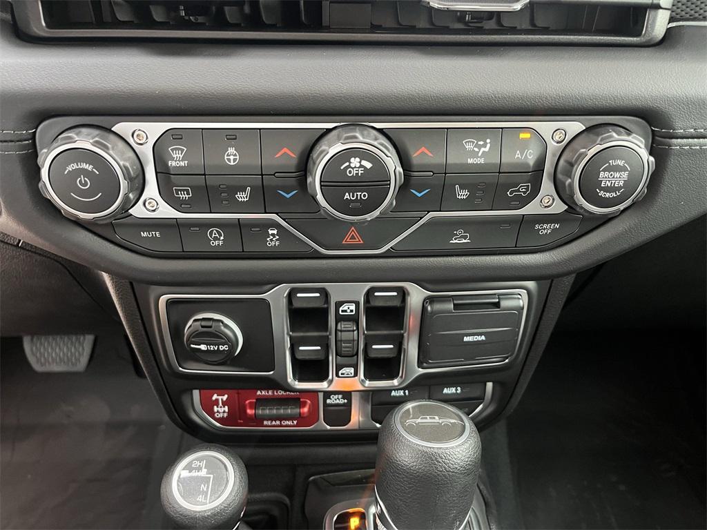 new 2025 Jeep Gladiator car, priced at $51,450