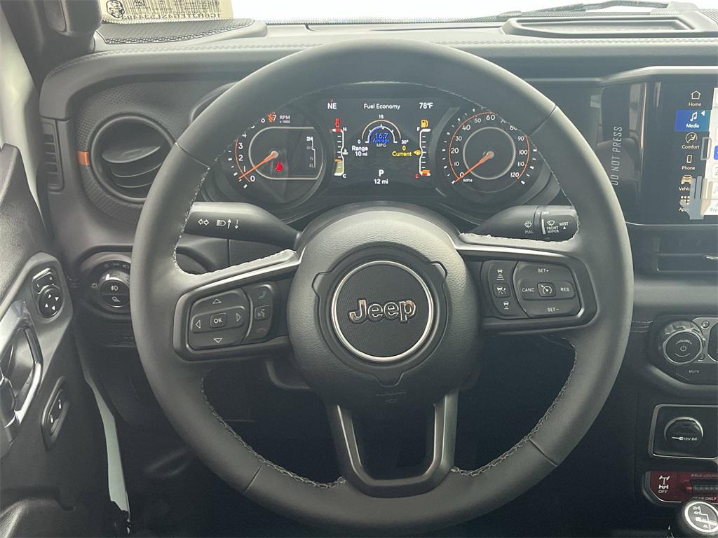 new 2025 Jeep Gladiator car, priced at $51,450