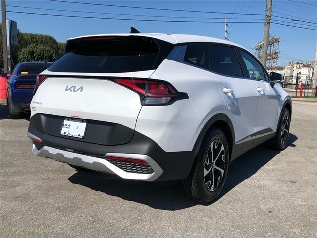 new 2025 Kia Sportage car, priced at $30,910