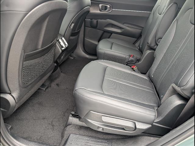 new 2025 Kia Sorento Hybrid car, priced at $41,495