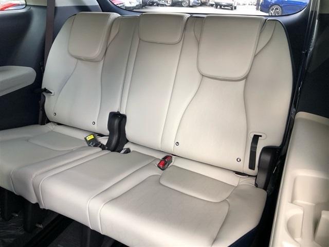 new 2025 Kia Carnival car, priced at $41,175
