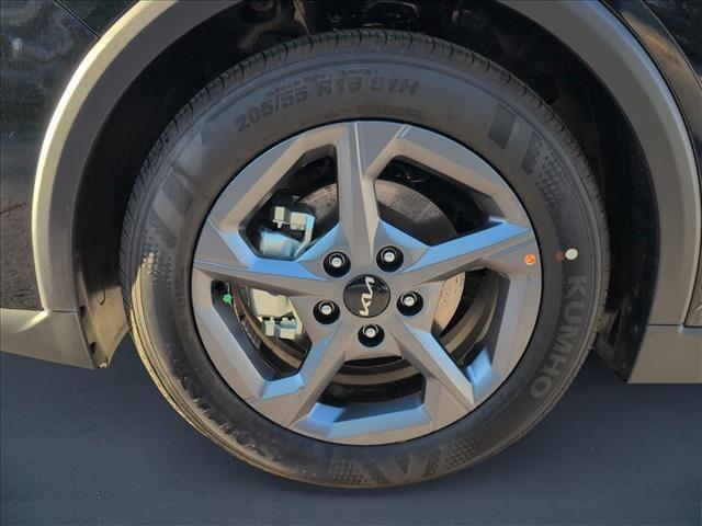 new 2025 Kia K4 car, priced at $23,495