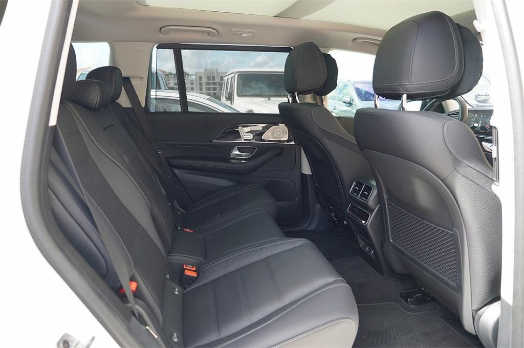 new 2025 Mercedes-Benz GLS 580 car, priced at $116,739