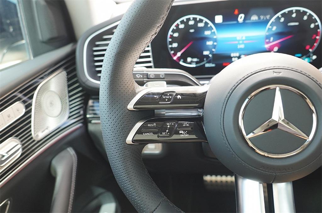new 2025 Mercedes-Benz GLS 580 car, priced at $116,739