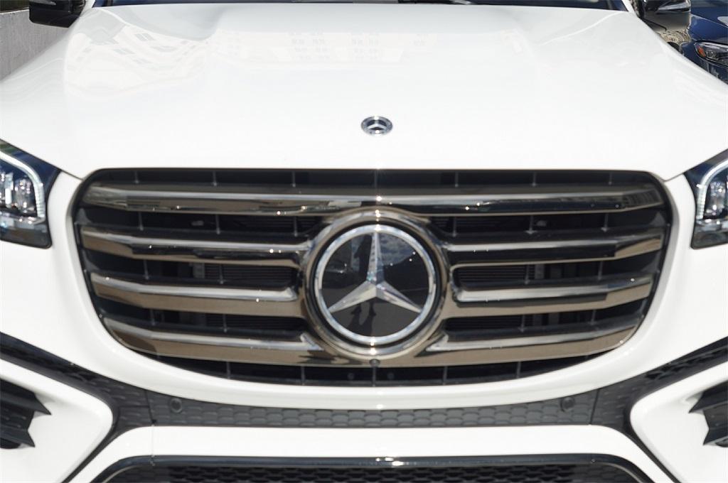 new 2025 Mercedes-Benz GLS 580 car, priced at $116,739