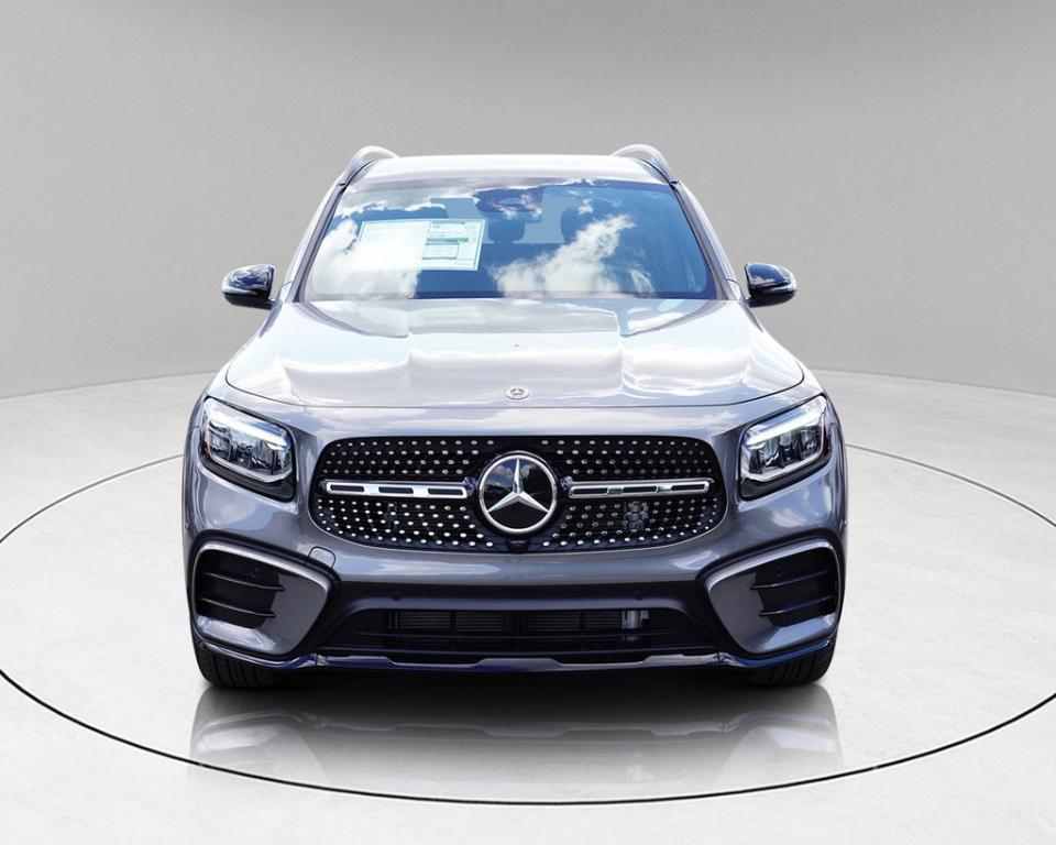 new 2025 Mercedes-Benz GLB 250 car, priced at $51,665