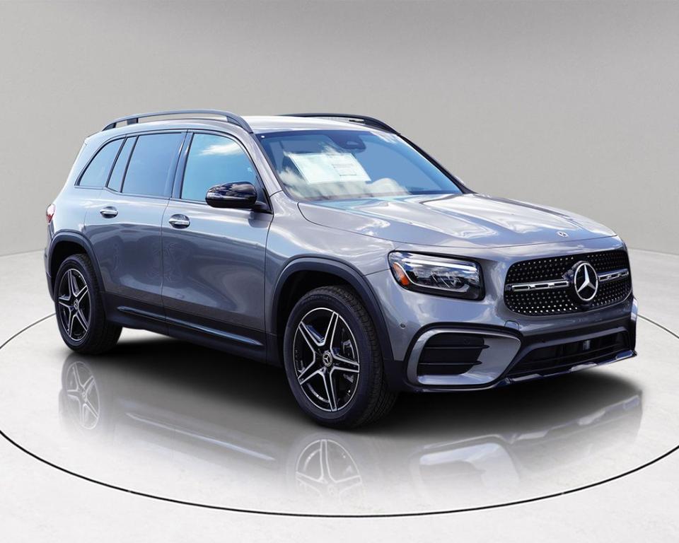 new 2025 Mercedes-Benz GLB 250 car, priced at $51,665