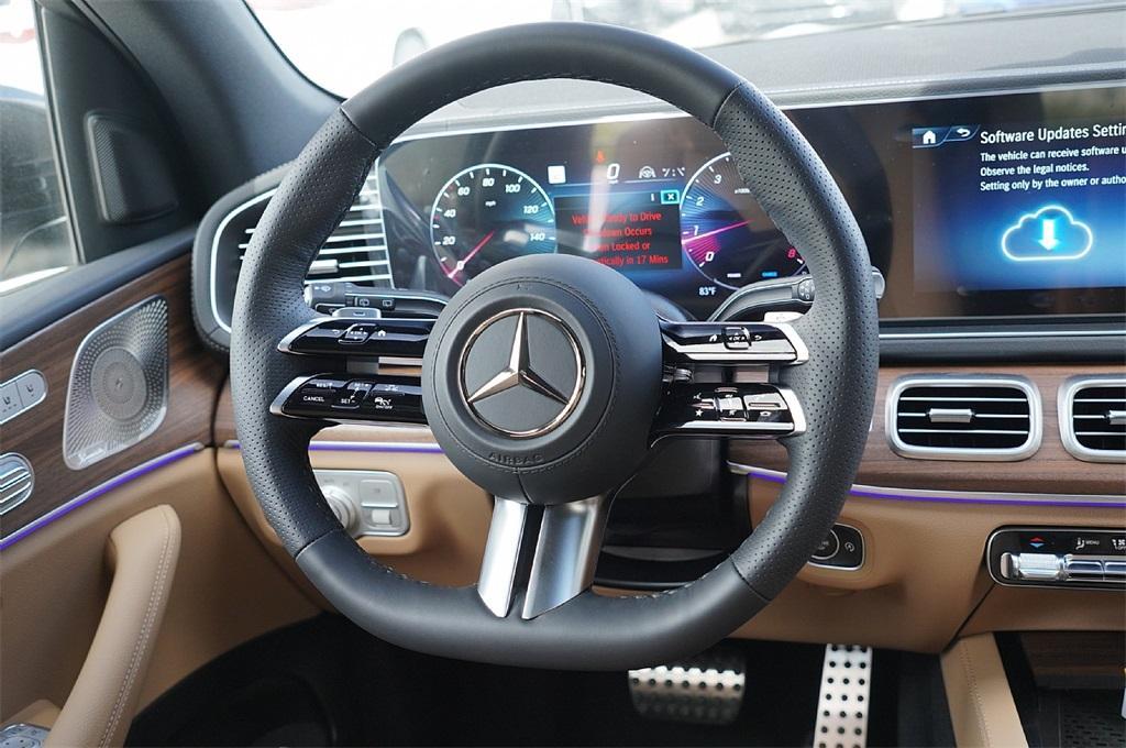new 2025 Mercedes-Benz GLS 450 car, priced at $91,024