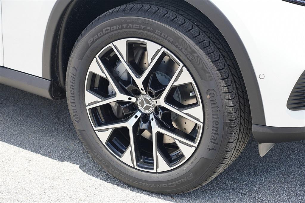 new 2025 Mercedes-Benz GLC 350e car, priced at $59,657