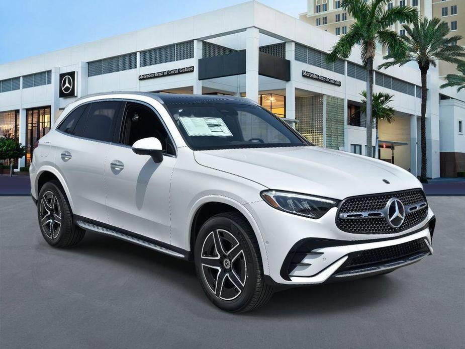 new 2024 Mercedes-Benz GLC 300 car, priced at $59,728