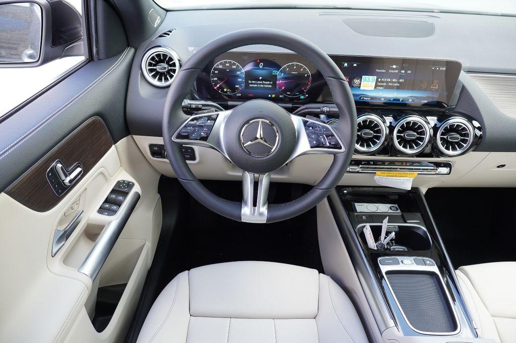 new 2025 Mercedes-Benz GLA 250 car, priced at $50,110