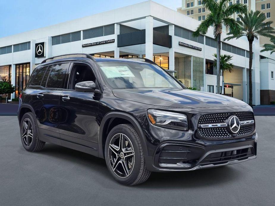 new 2024 Mercedes-Benz GLB 250 car, priced at $55,660