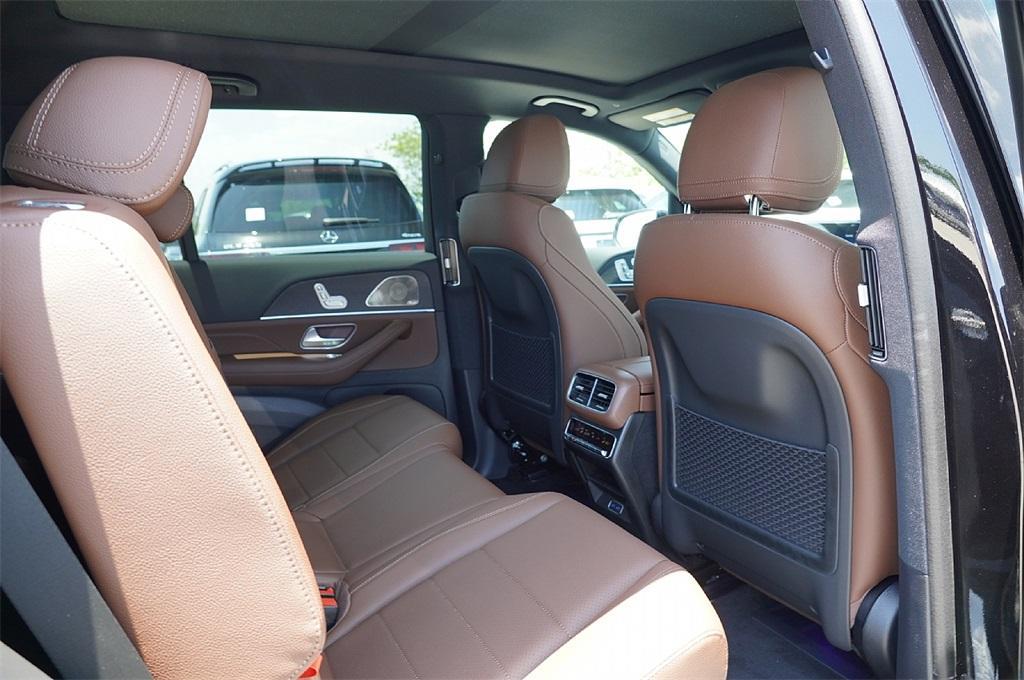 new 2025 Mercedes-Benz GLS 450 car, priced at $88,138