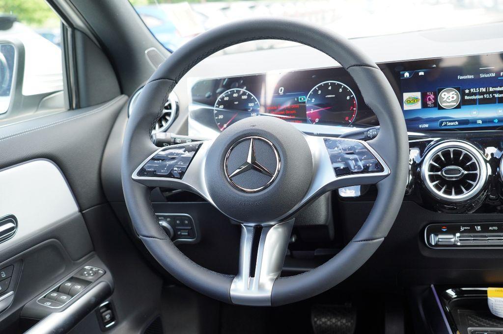 new 2025 Mercedes-Benz GLA 250 car, priced at $49,460