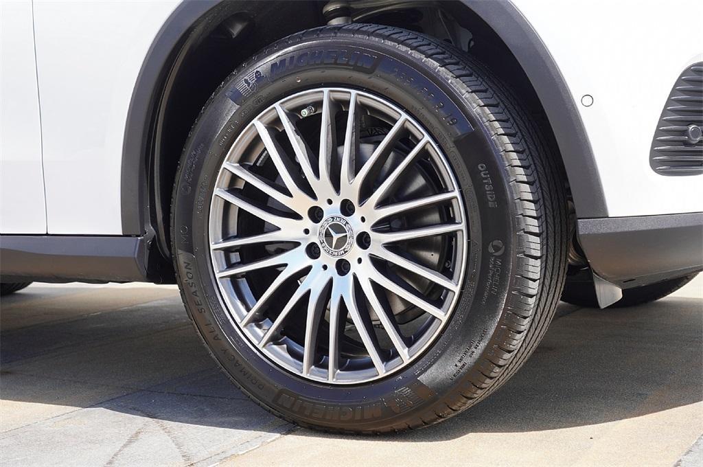 used 2025 Mercedes-Benz GLC 300 car, priced at $45,276