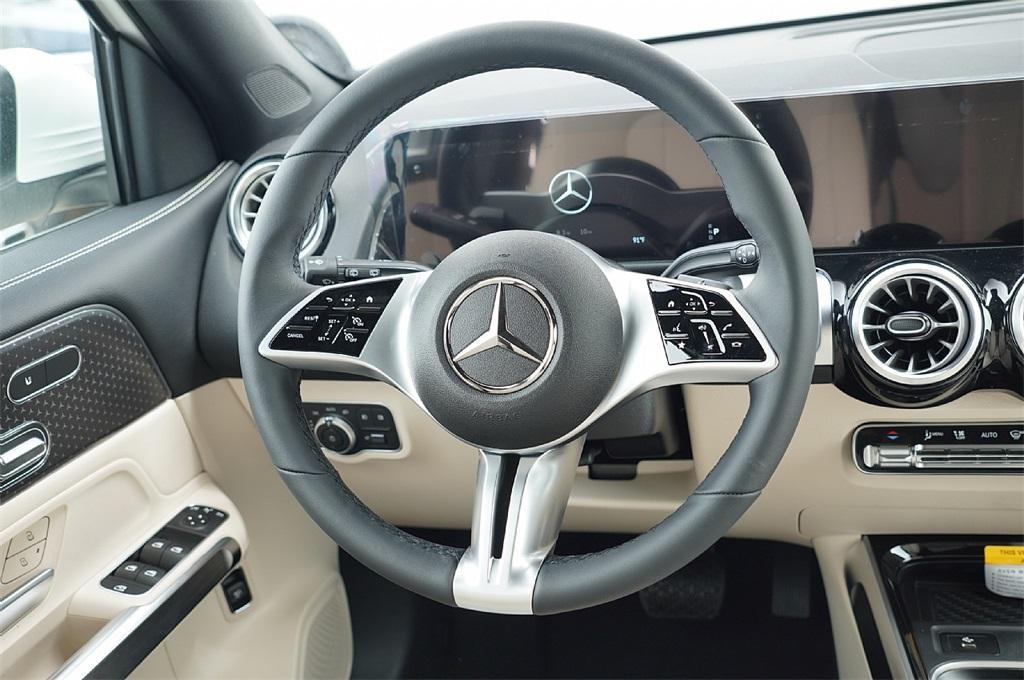 new 2025 Mercedes-Benz GLB 250 car, priced at $40,840