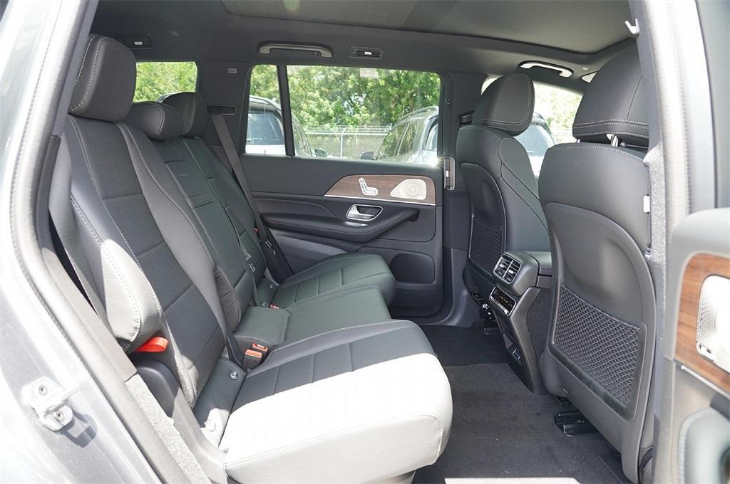 new 2025 Mercedes-Benz GLS 450 car, priced at $89,177