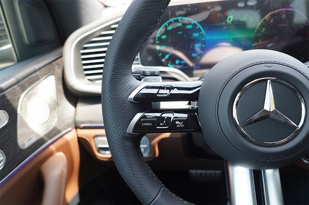 new 2025 Mercedes-Benz GLS 580 car, priced at $113,316