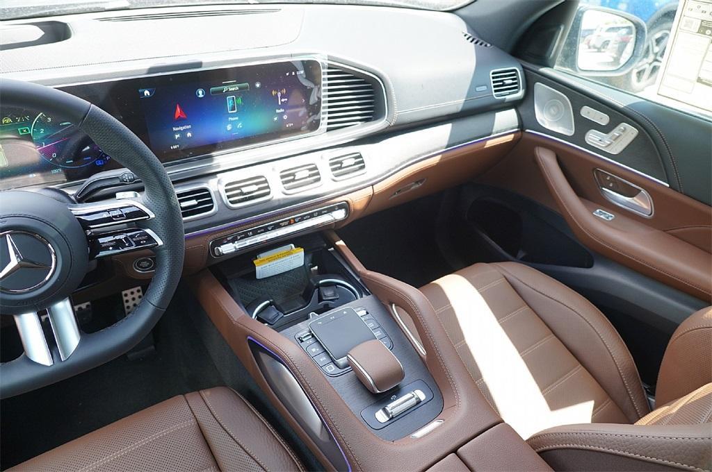 new 2025 Mercedes-Benz GLS 580 car, priced at $113,316