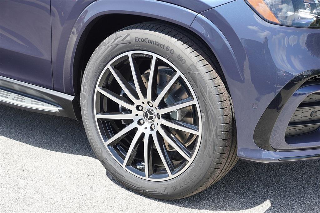 new 2025 Mercedes-Benz GLS 580 car, priced at $113,316