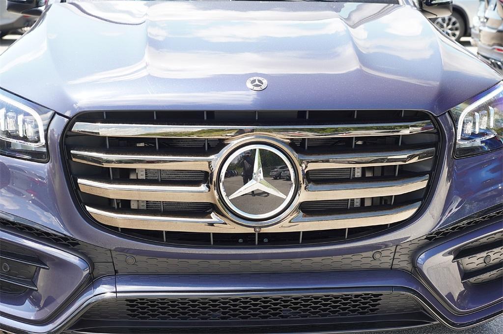 new 2025 Mercedes-Benz GLS 580 car, priced at $113,316