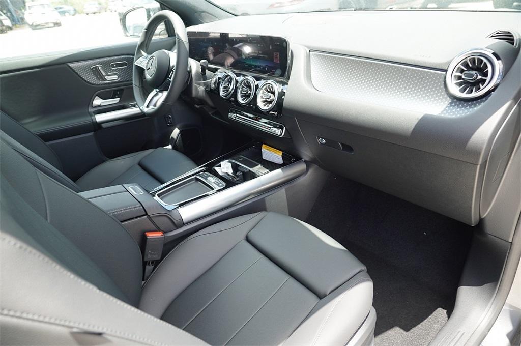 new 2025 Mercedes-Benz GLA 250 car, priced at $42,612