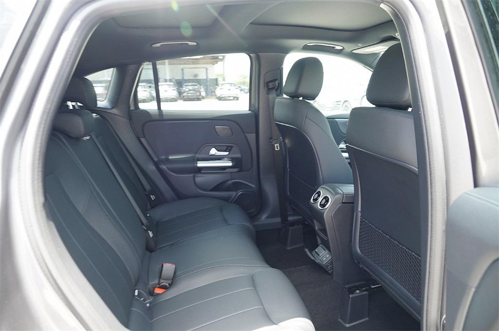 new 2025 Mercedes-Benz GLA 250 car, priced at $42,612