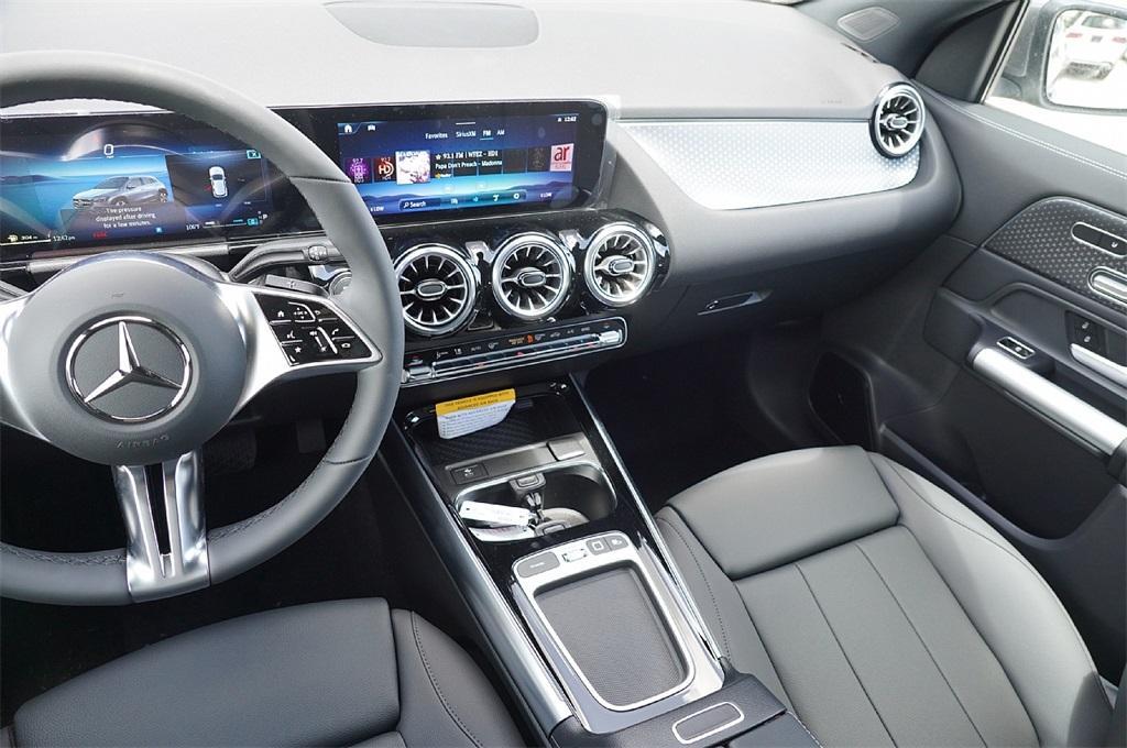 new 2025 Mercedes-Benz GLA 250 car, priced at $42,612