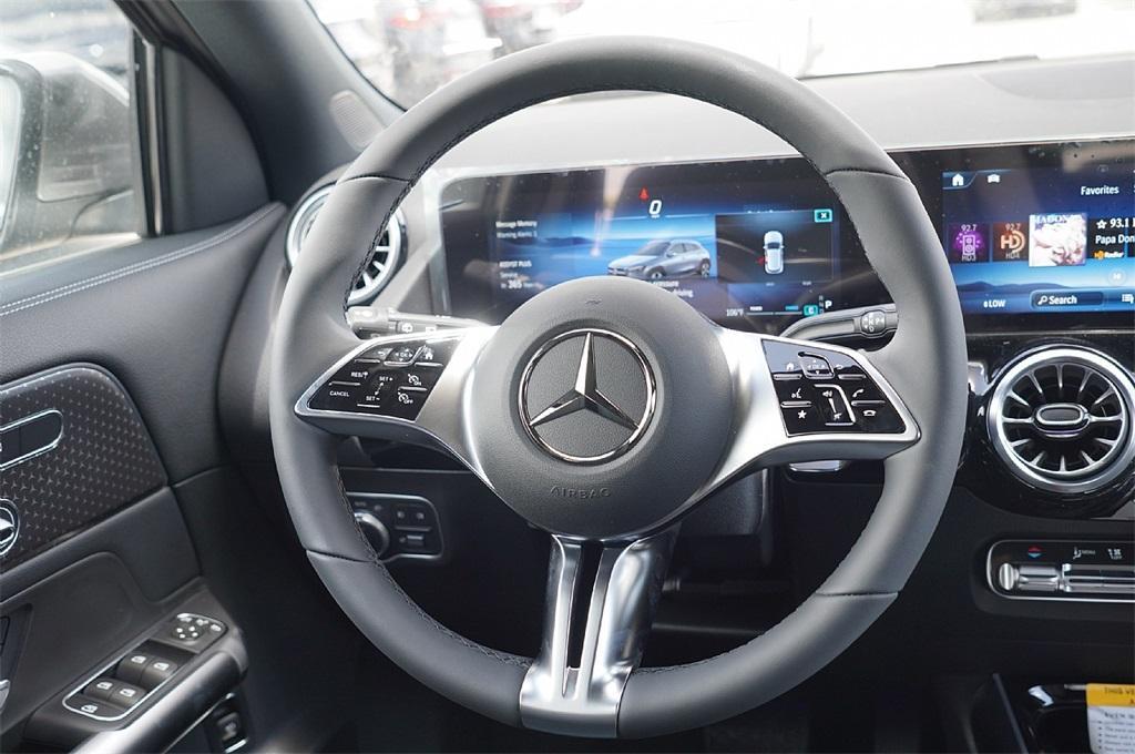 new 2025 Mercedes-Benz GLA 250 car, priced at $42,612