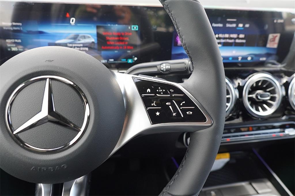 new 2025 Mercedes-Benz GLA 250 car, priced at $42,612