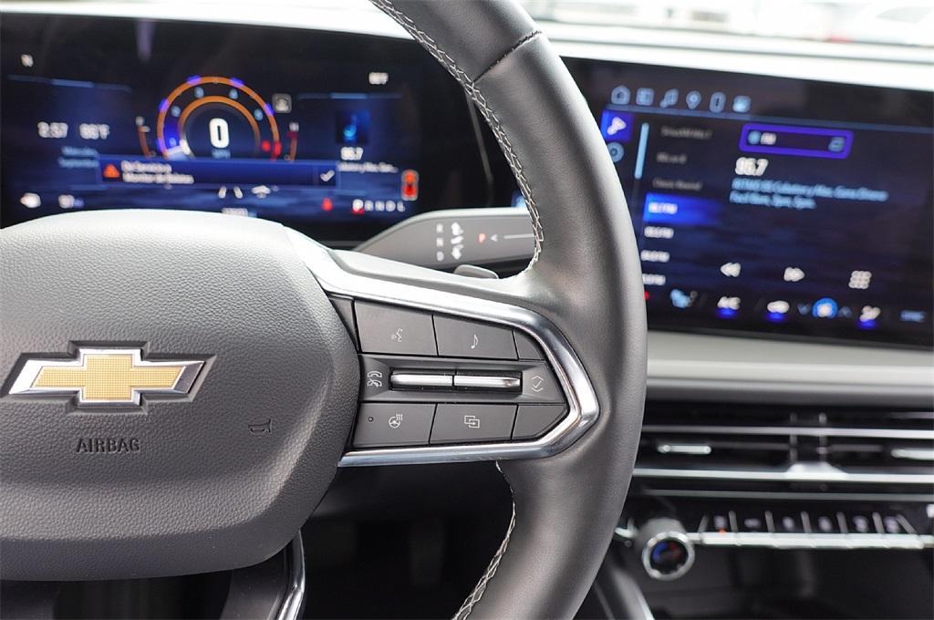 used 2024 Chevrolet Traverse car, priced at $32,190