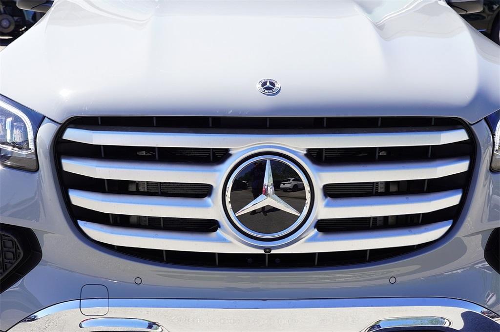 new 2025 Mercedes-Benz GLS 450 car, priced at $91,093