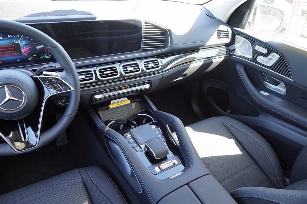 new 2025 Mercedes-Benz GLS 450 car, priced at $91,093