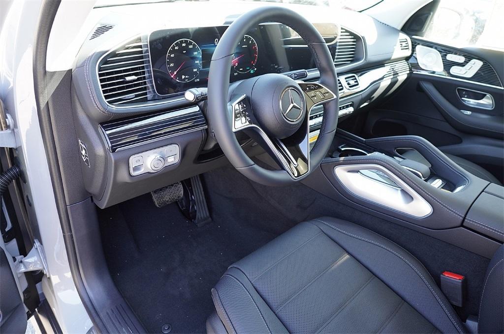 new 2025 Mercedes-Benz GLS 450 car, priced at $91,093