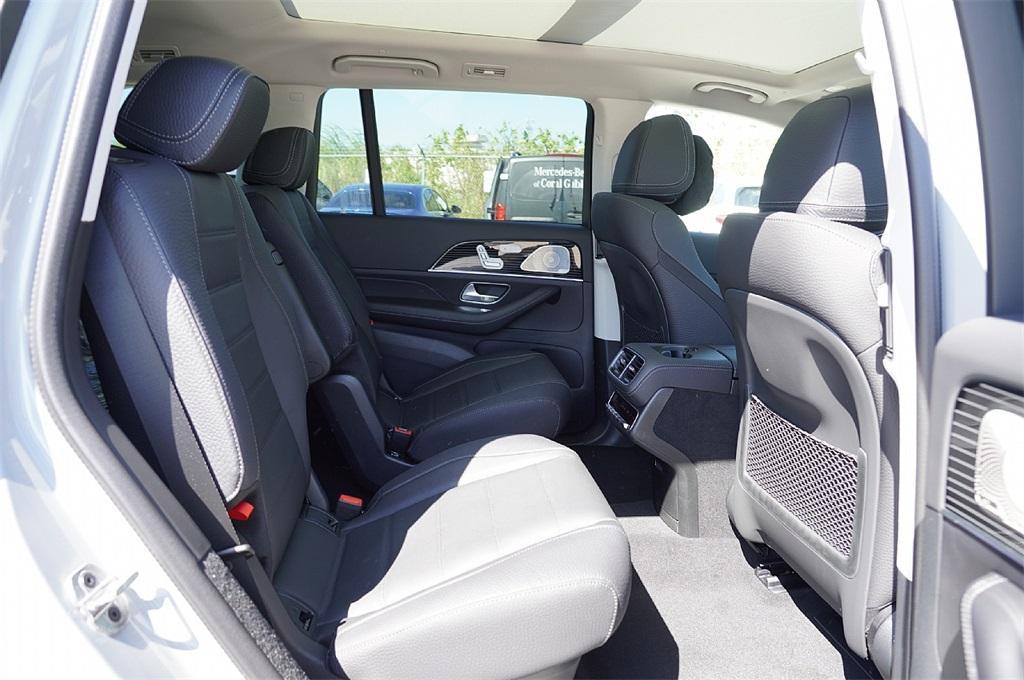 new 2025 Mercedes-Benz GLS 450 car, priced at $91,093