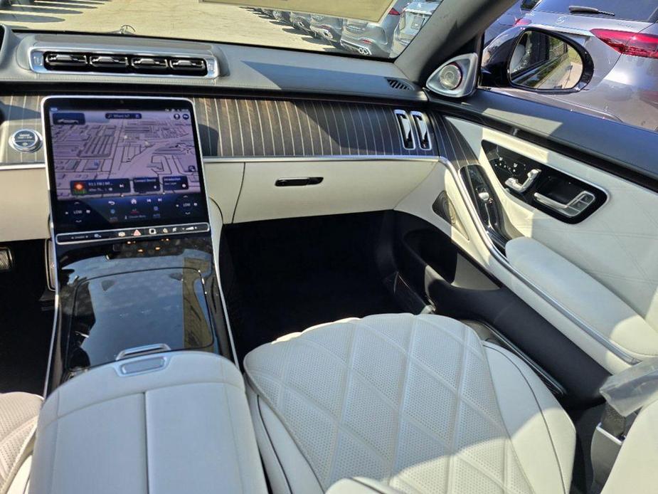 new 2024 Mercedes-Benz Maybach S 580 car, priced at $247,000