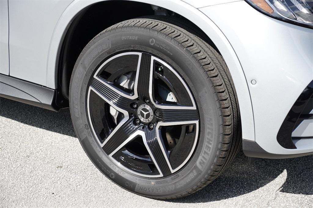 new 2026 Mercedes-Benz GLC 300 car, priced at $53,287