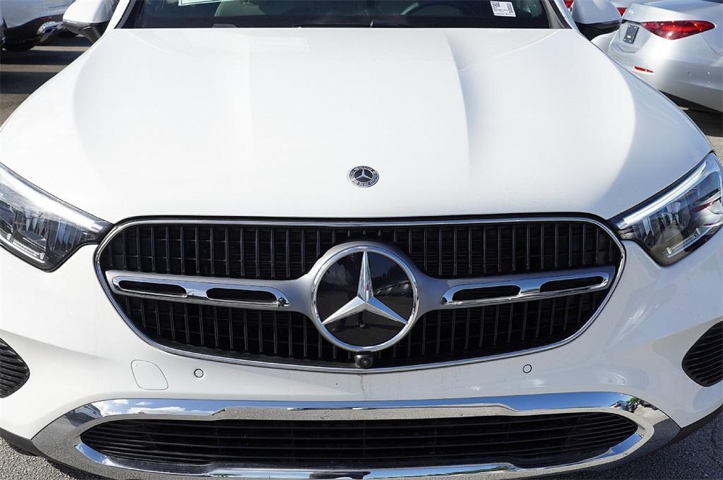 new 2025 Mercedes-Benz GLC 300 car, priced at $49,571