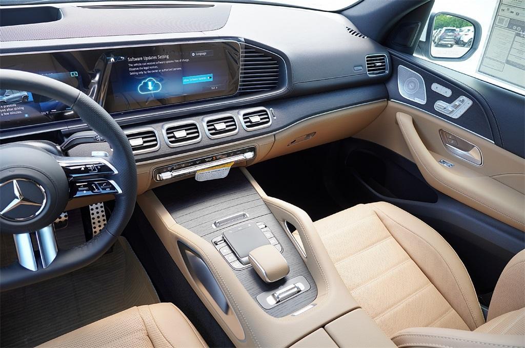new 2026 Mercedes-Benz GLS 580 car, priced at $114,785