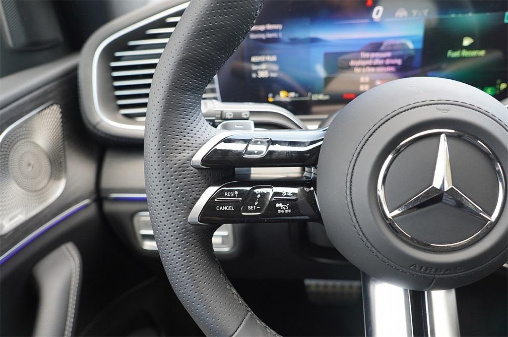 new 2025 Mercedes-Benz GLS 450 car, priced at $91,856